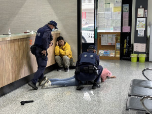 小龍寶寶假拜年真行搶。圖／彰化縣警局提供