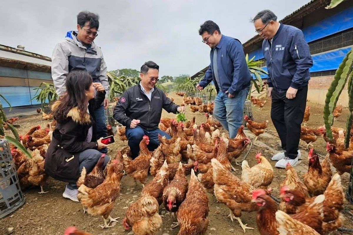 蘇俊賓副市長與農業局一同造訪龍潭北一畜牧場，交流友善養殖推廣與無抗生素養殖推動的經驗。<br />
