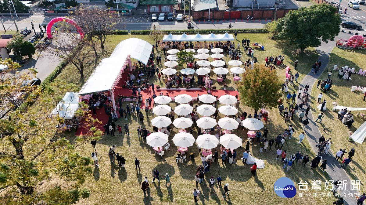 114年嘉義市第43屆市民集團結婚今天在「森林之歌」舉行甜蜜婚禮／嘉義市府提供