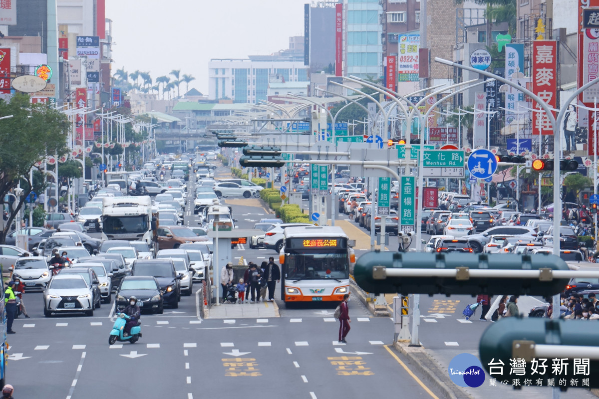 嘉義市長黃敏惠呼籲中央續辦輕軌藍線／嘉義市府提供