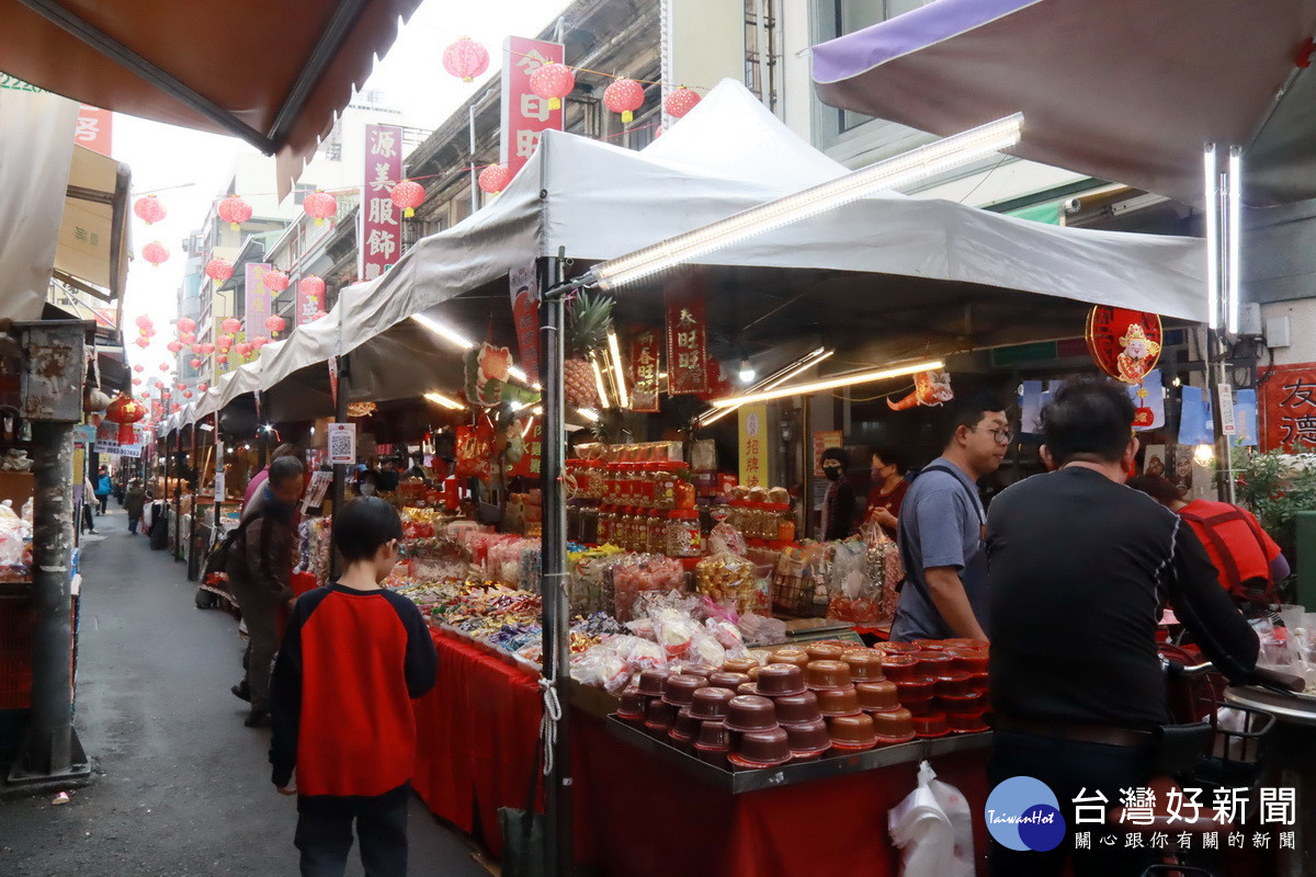 南投市多年來不曾封街舉辦年貨大街。（記者扶小萍攝）