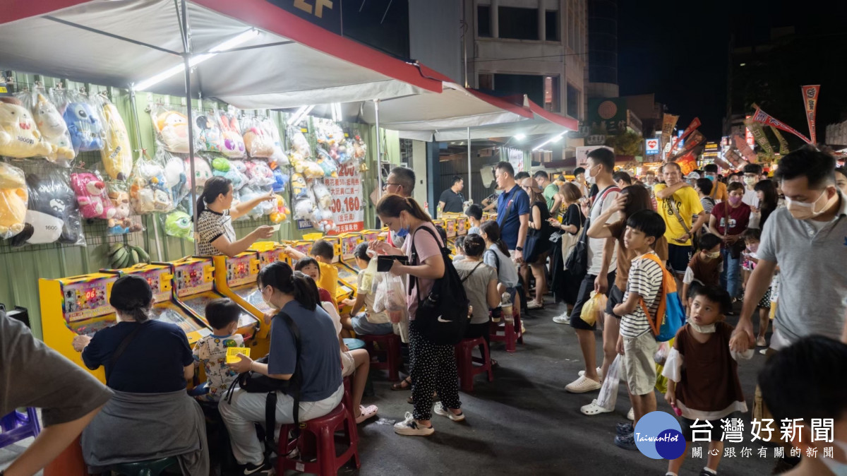 因應農曆春節期間遊客人潮，嘉義市府自1月25日起至2月2日止，針對夜市區域提前進行車輛管制／嘉義市府提供