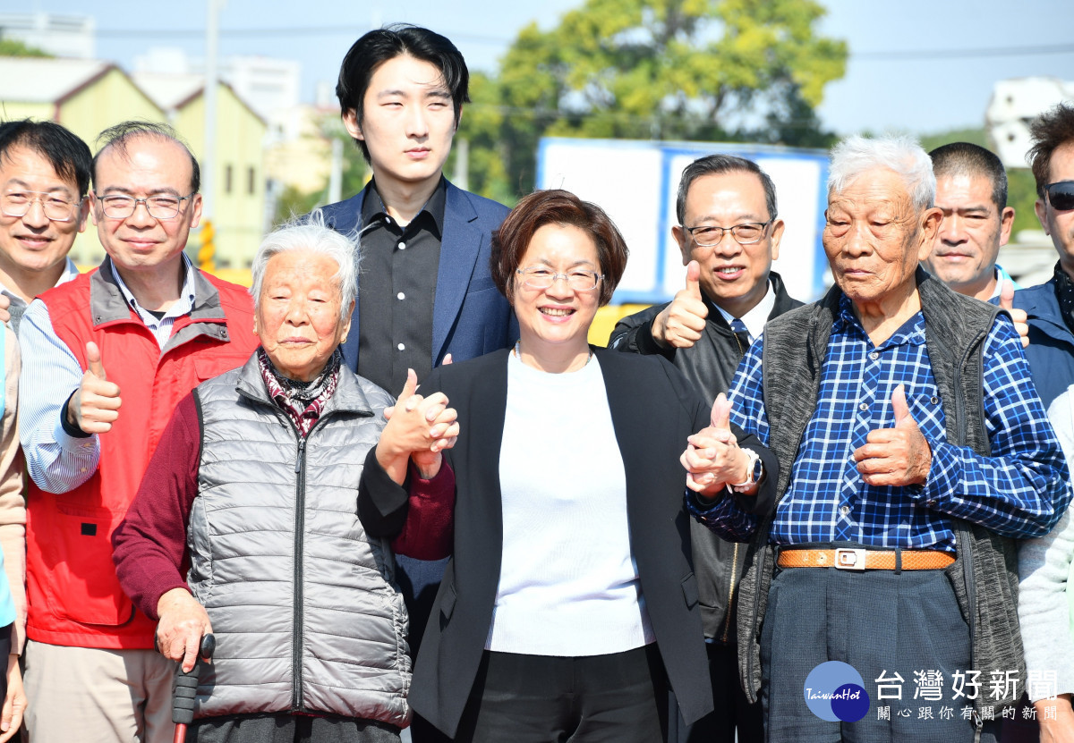 鄉親盼了30年，東彰道路全線通車實現30分鐘生活圈目標。圖／記者鄧富珍攝