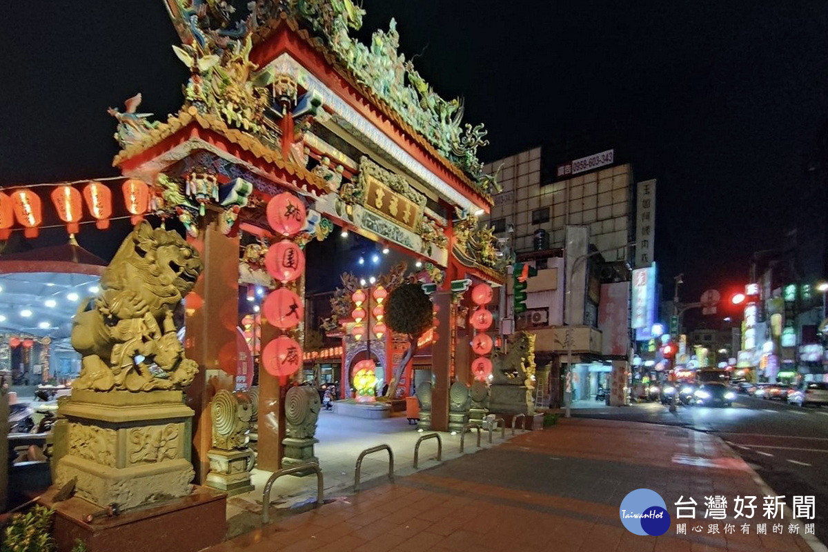 桃園首處人本示範街區第一階段提前完工，景福宮參香逛街都好行。<br />
