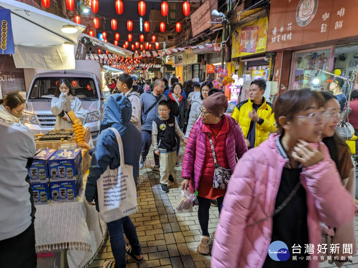 中台最強走春，彰化廟街市集九天湧入近百萬人次。圖／記者鄧富珍翻攝