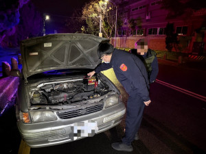 返家車輛突拋錨，警即時救援排除。