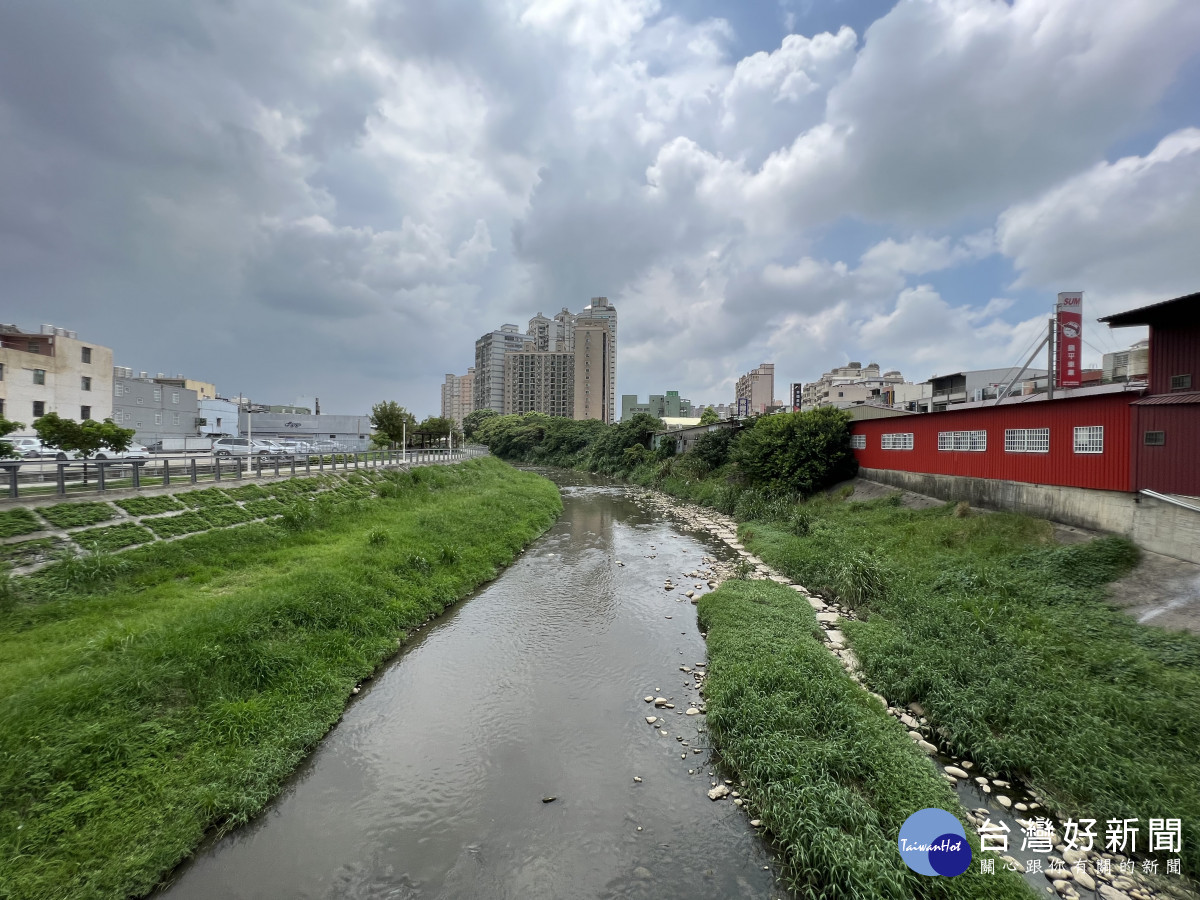 老街溪三崇橋至環鄉橋左岸治理工程正式啟動。