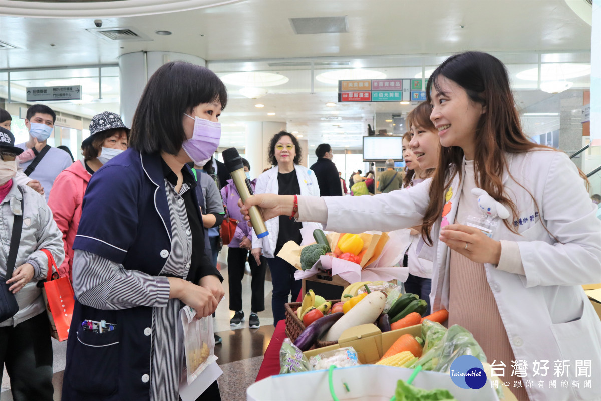 桃醫歡慶222營養師節 推動「五蔬果、五癌篩」守護民眾健康