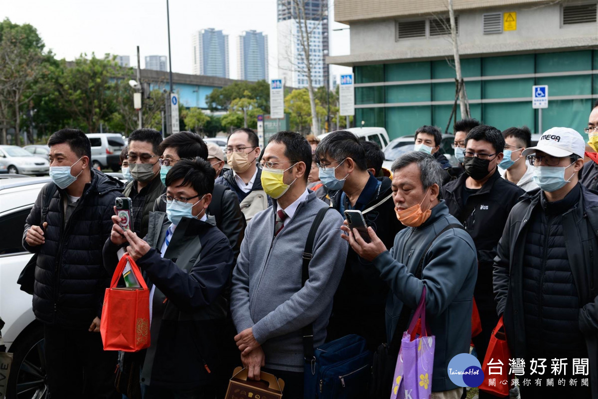 與會者至林口長庚醫院實際觀摩節能系統改善案例(長庚醫院提供)