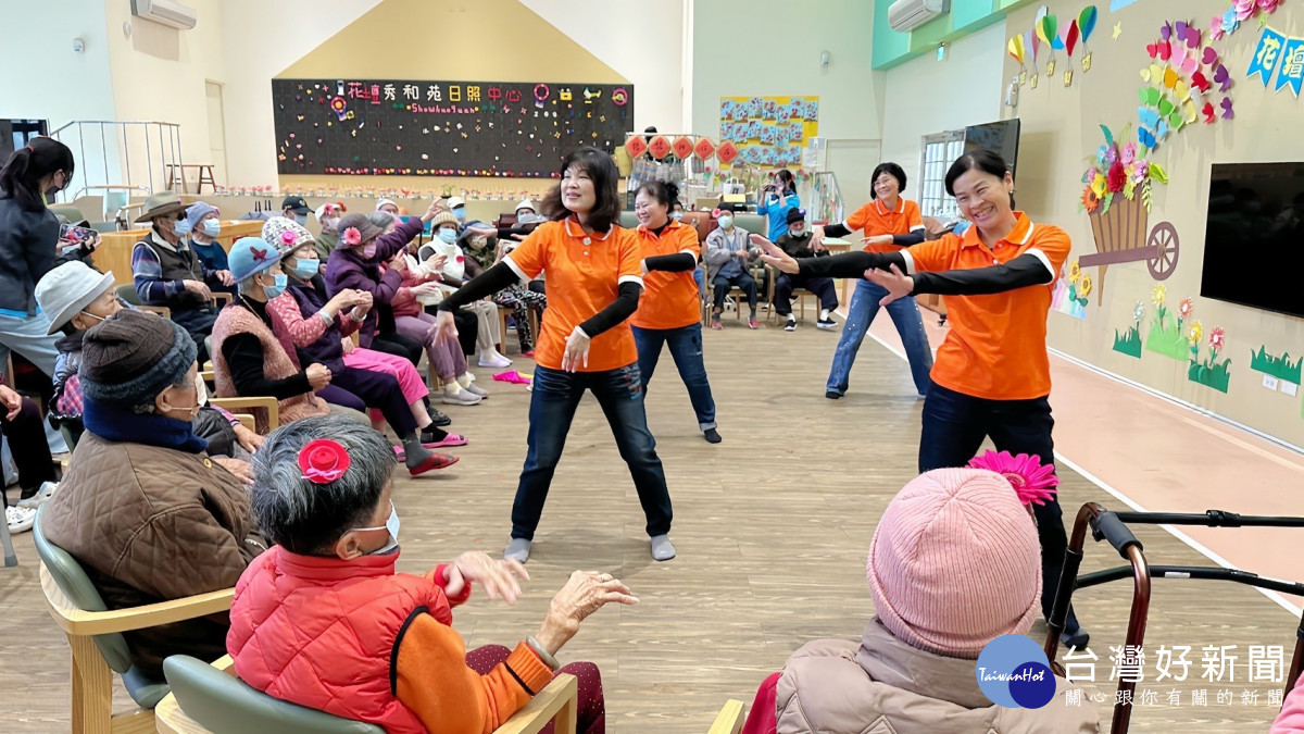 花壇秀和苑日照「百變帽子趴」登場，創意滿點驚喜無限。圖／秀傳提供