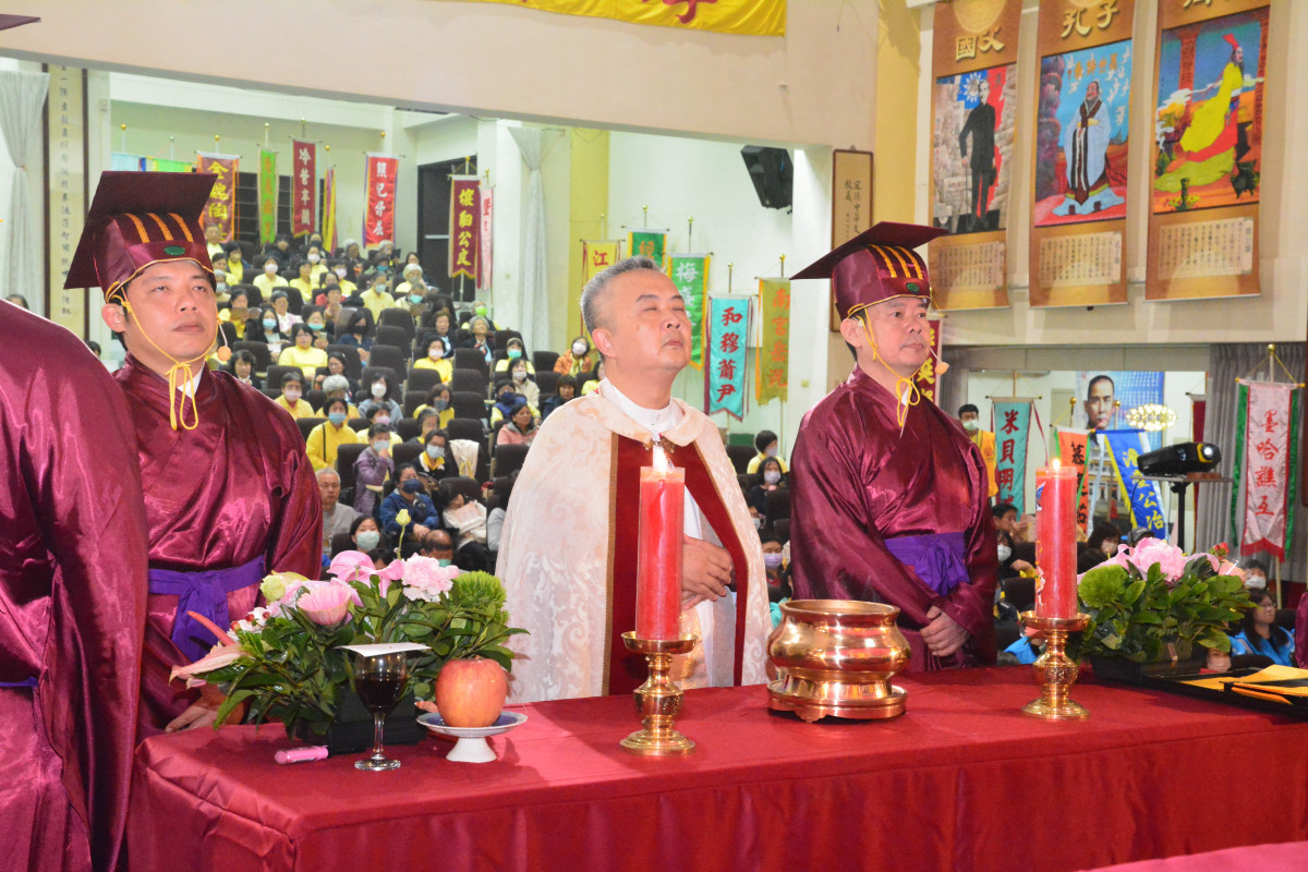 亞獻禮主祭者天主教中部教區王友良神父。圖／中華帝教總會提供