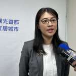 許縣長籲登山務必做好齊全準備。（記者扶小萍攝）