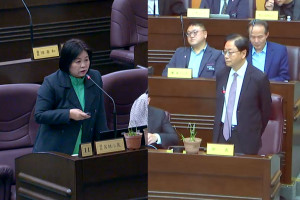 針對瀕危植物綬草，桃園市言員呂林小鳳質詢桃園市長張善政。
