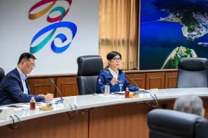 ▲陳其邁主持因應美國課徵對等關稅產業座談，聆聽各界建議，承諾全力支持、協助企業渡過難關。