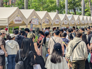 椪柑市集吸引超過3萬人次參與，現場人氣爆棚。