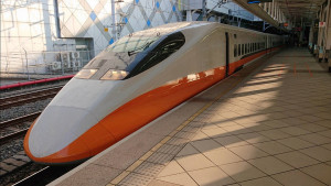 高鐵700T型列車停於左營站待發車。（圖／資料照片，圖源：台灣好新聞編輯部）