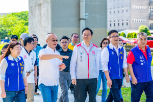張市長視察完工後的營盤溪綠廊串接計畫。