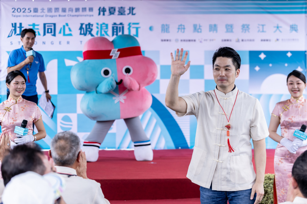 臺北市長蔣萬安在致詞時表示，臺北國際龍舟錦標賽已舉辦多年，今年更吸引國內外221支隊與參加，可說是備受矚目的賽事之一，也期盼民眾能夠共襄盛舉，讓世界感受到臺北的活力與熱情。