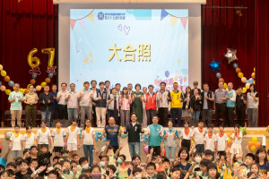 建功國小67周年校慶大合照。