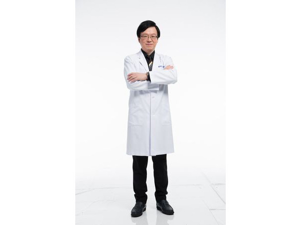 台灣皮膚科醫學會常務理事彭賢禮醫師指出，原廠從未與未經認證的診所合作，也不會提供機器或探頭給非合作單位。（圖／ETtoday新聞雲 提供）