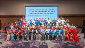 新住民傑出楷模及績優服務人員表揚大合影。