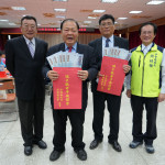 澎湖縣端午節敬老平安禮金發放　陳光復親赴現場關心作業進度