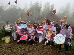 國際生參訪茶鄉小旅行十分興奮獲益良多。（竹山鎮公所提供）