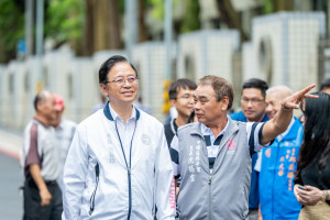 張市長視察工程完工情形。