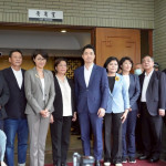 針對行政院統刪地方一般性補助款，台北市長蔣萬安4日下午偕同多位縣市政府首長代表前往行政院遞送訴願書。（圖／台北市府秘書處媒體事務組）