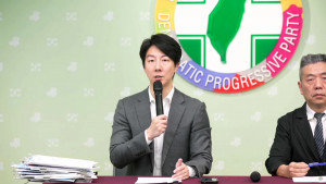 民進黨發言人吳崢。（圖／翻攝自民主進步黨YouTube直播）