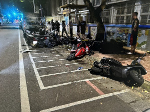 中壢區福州路與杭州路口有民眾糾紛，並衍生長沙路肇事後駛離之交通事故。
