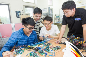 暨大大專生計畫在科技領域聚焦於人工智慧應用、機器人應用、NVIDIA cuOpt應用研究等前瞻議題。（暨大提供）