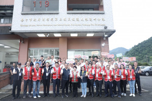 深入原鄉第一線！盧市長慰勞和平雙崎警消感謝人員守護