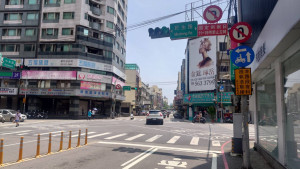 中央路與民生路口8/1起取消二段式左轉。
