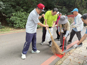 新竹郵局員工及眷屬十八尖山淨山。
