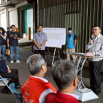 行政院長卓榮泰15日前往高雄市視察農業部農糧署仁武倉庫。（圖／行政院新聞傳播處）