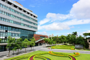 中原大學官方粉絲專頁之校景與文案招歹徒冒用詐騙，校方將正式提告。