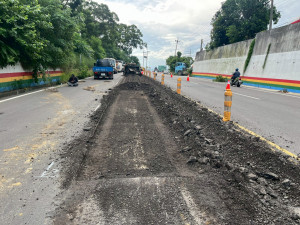 三峰路道路改善會勘。