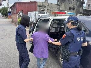 洗腎婦南崁迷途，警耐心溝通助返醫院。