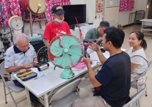 維修、重複使用示範中心運作。