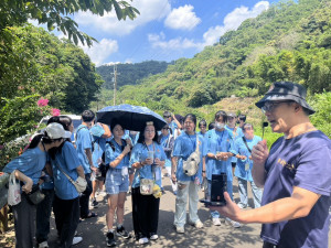 「食客話語教育營」，帶領青年走進社區。