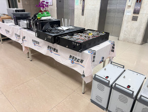 中國製偽冒手機訊號基地台設備。（圖／內政部刑事警察局）