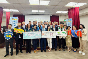 台南東北扶輪社連結2家建設公司共捐贈40萬響應公益助學
