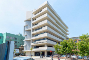 竹北市民活動中心大樓力拚使照核准9月地下停車場開放使用。