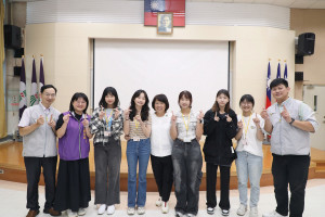 嘉義市政府舉行2025年「大專青年學生公部門暑期工讀計畫」結業式，市長黃敏惠出席給予工讀生勉勵／嘉義市府提供