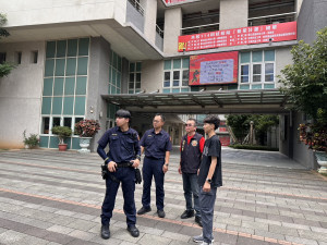 中壢地區48校開學在即，壢警全面「校園安全檢測」。