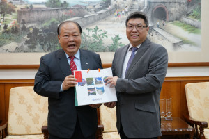 澎湖地院新任院長拜會陳光復　深化司法與地方行政合作