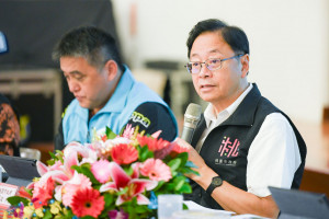 張市長主持基層座談。