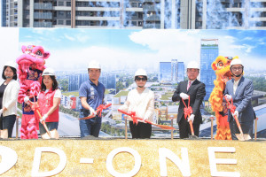 D-ONE商場插旗台中