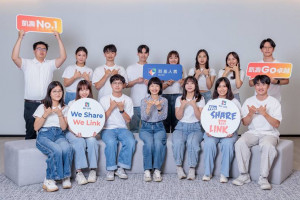 凱基人壽暑期實習計畫具體實踐金融回饋新價值，郭瑜玲總經理(前排中)和實習生開心交流並合影，未來將持續深耕金融人才培育，與年輕世代一同邁向卓越。